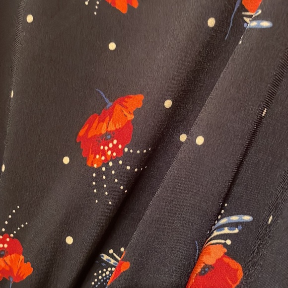 Delicate drop waist knit dress. Perfect for a summer wedding - Picture 3 of 3